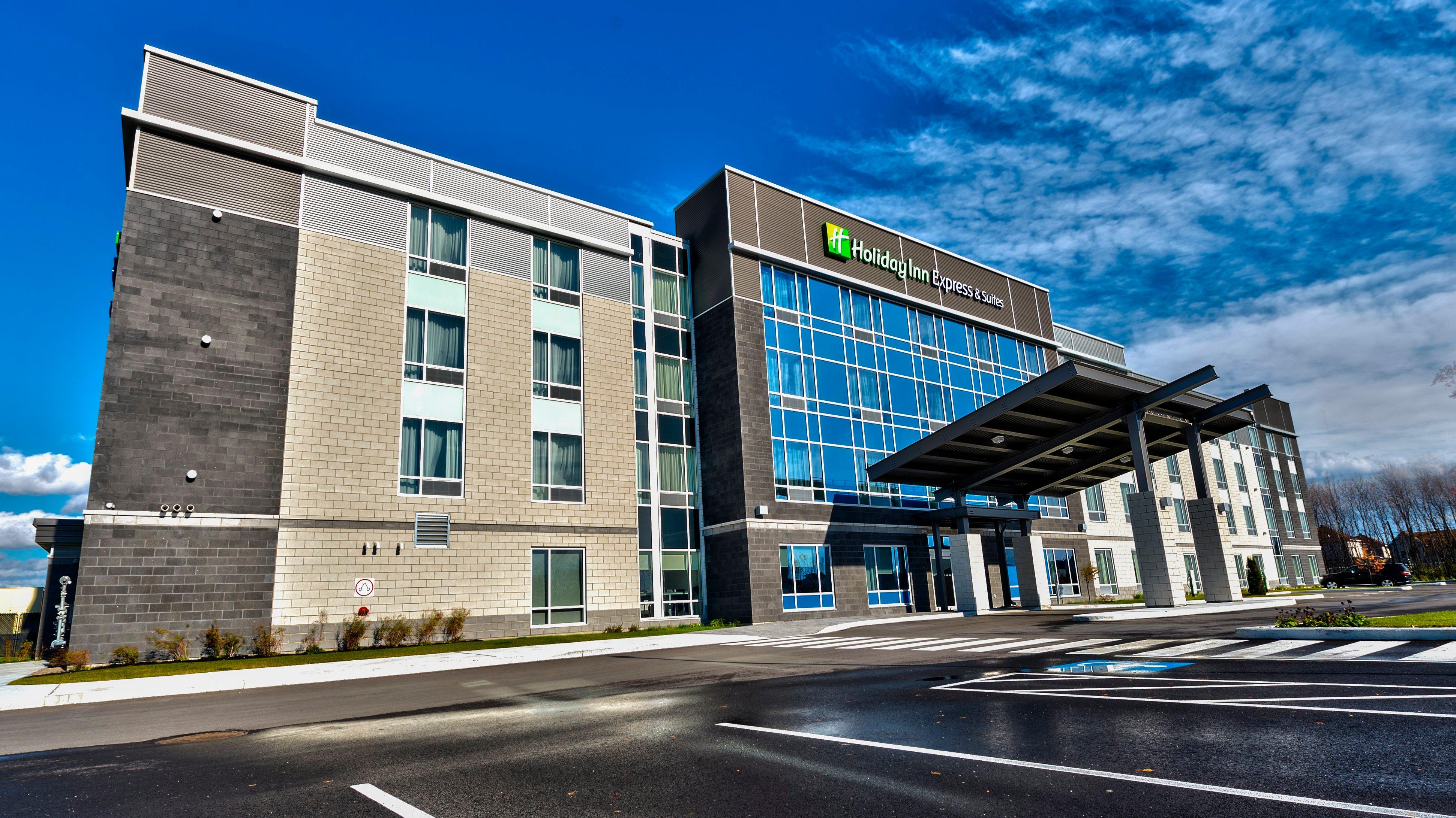 Holiday Inn Express & Suites Vaudreuil-Dorion By Ihg מראה חיצוני תמונה